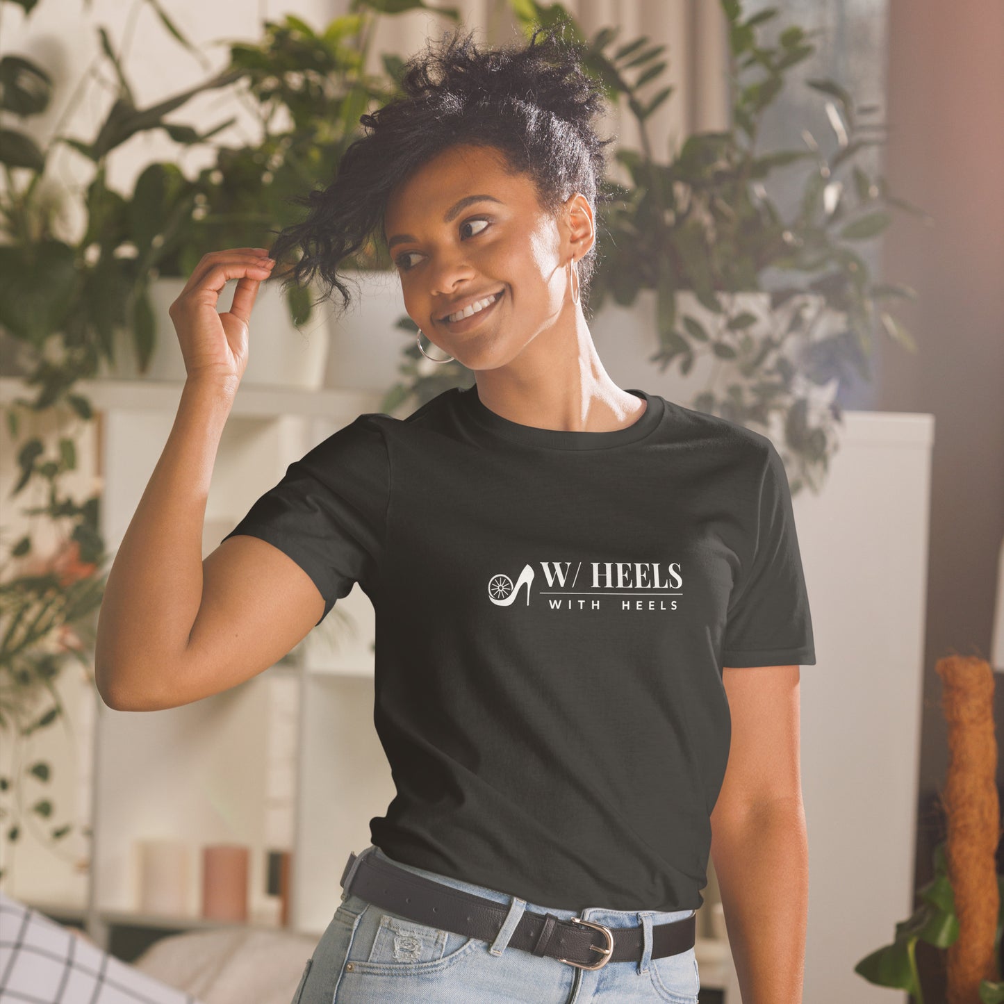 W/HEELS Logo T-Shirt Black – One Point Chest Logo